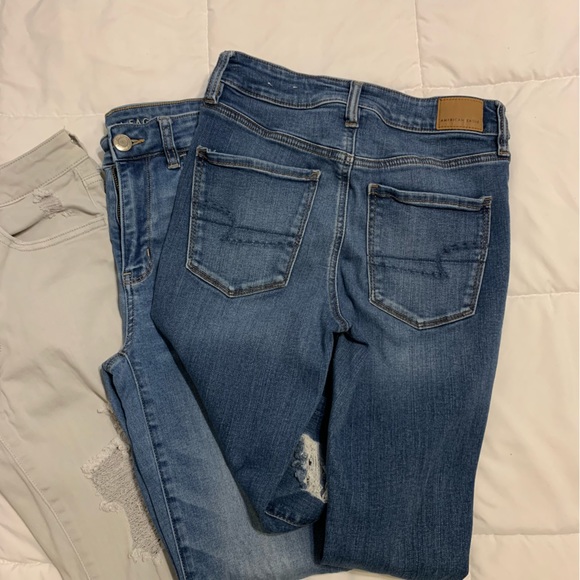 American Eagle Outfitters: skinny jeans; soft stretchy jeans, jeans with holes - Picture 3 of 8